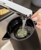 ESTIA ΚΑΝΑΤΑ ΘΕΡΜΟΣ ΜΕ ΕΡΓΟΝΟΜΙΚΗ ΛΑΒΗ 1.0lt ΜΑΥΡΟ 01-14681 Κανάτες