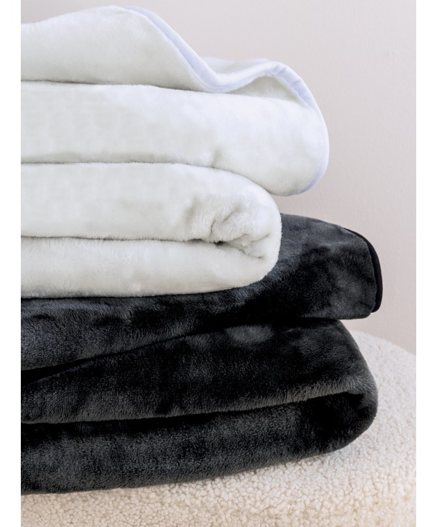 Κουβέρτα Fleece 220x240 FANI BLACK BLACK Κουβέρτες Fleece Υπέρδιπλες Κουβέρτα Fleece 220x240 FANI BLACK BLACK Κουβέρτες Fleece Υπέρδιπλες