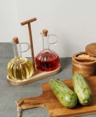 ESTIA ΔΟΧΕΙΑ ΓΙΑ ΛΑΔΙ/ΞΥΔΙ ALLURE ΓΥΑΛΙΝΑ ΣΕΤ 2 TEM ΣΕ ΞΥΛΙΝΗ ΒΑΣΗ Αλατοπίπερα - Λαδόξυδα