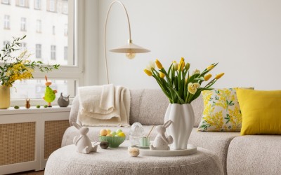 Άνοιξη στο Σαλόνι: Λευκά Είδη και Διακοσμητικά για Φωτεινή Ατμόσφαιρα