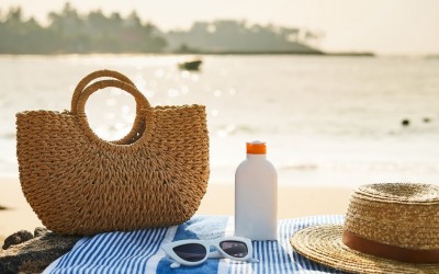 Beach looks ’25. 3 + 1 μοντέρνα είδη θαλάσσης για ultra chic εμφανίσεις στη παραλία !