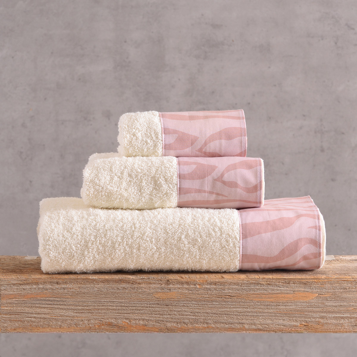 Σετ πετσετεσ 3τεμ. ΣΥΣΚΕΥΑΣΙΑ ΣΕ ΚΟΥΤΙ Trisha ecru-pink, rythmos home